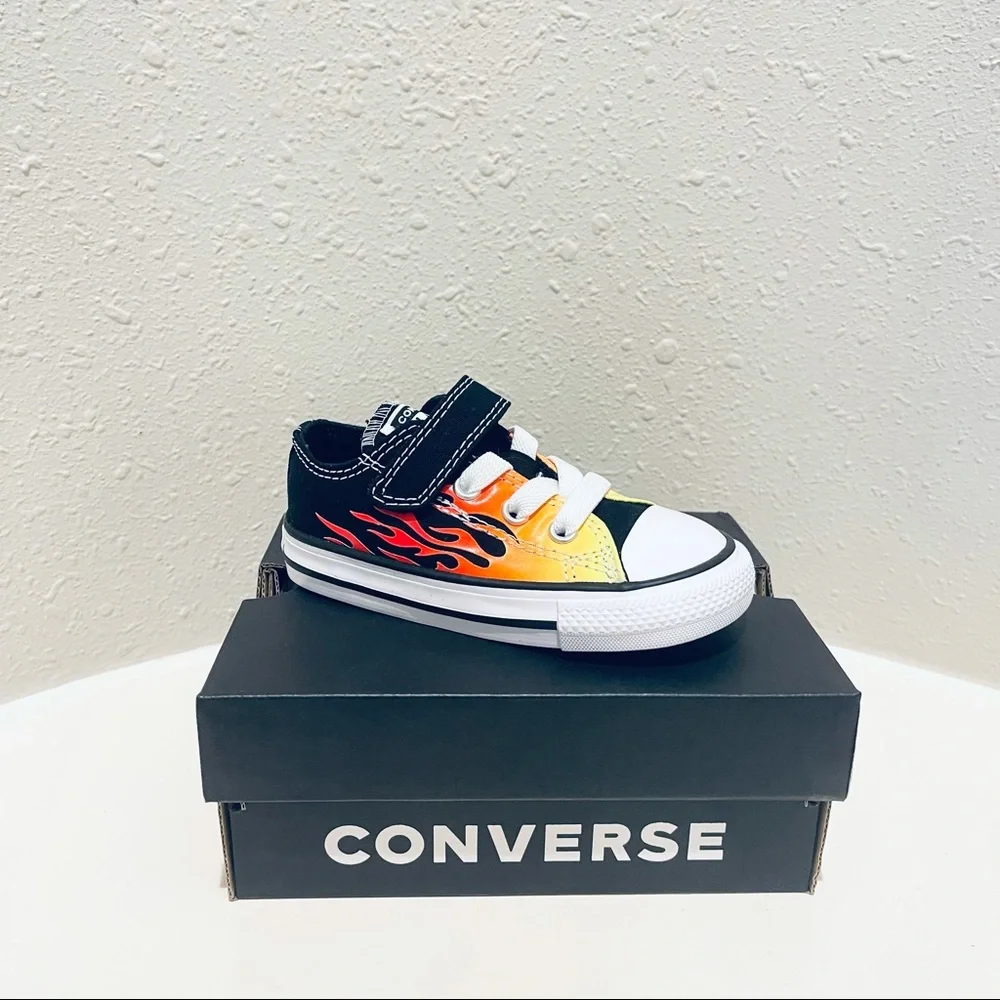 Converse All Star Infant Flames Sneakers Size 5,6 NIB